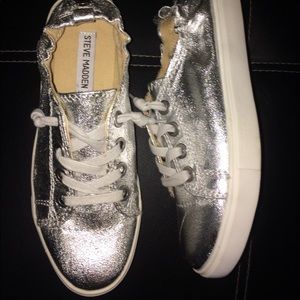 Steve Madden No-Tie Slip Ons- Size 6. NWT!